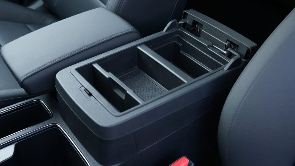 Органайзер в нишу подлокотника Jetour